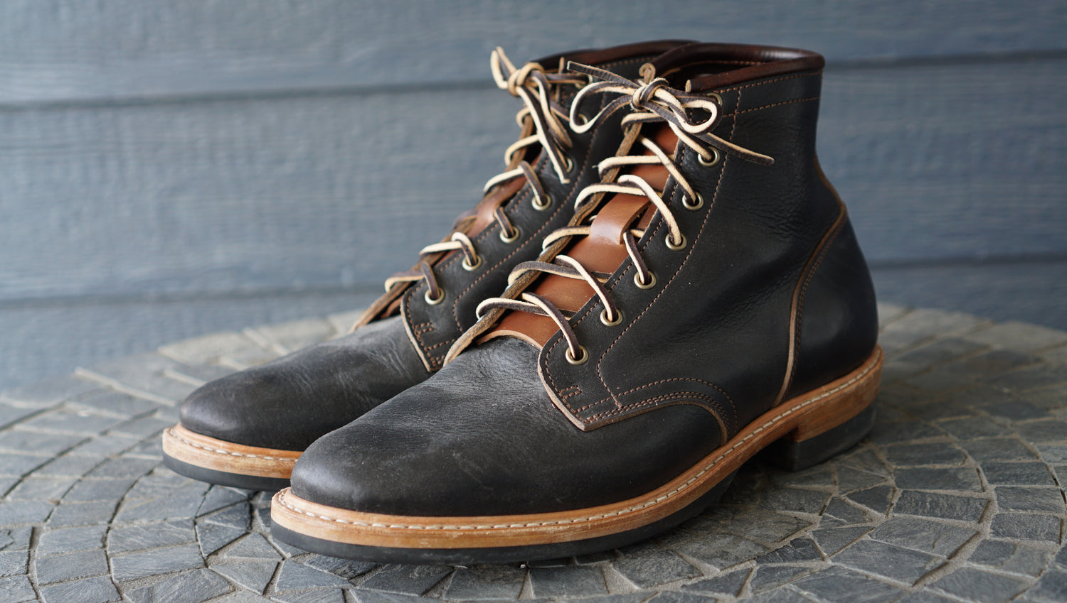 Black and Tan English Bridle Leather Boot Laces